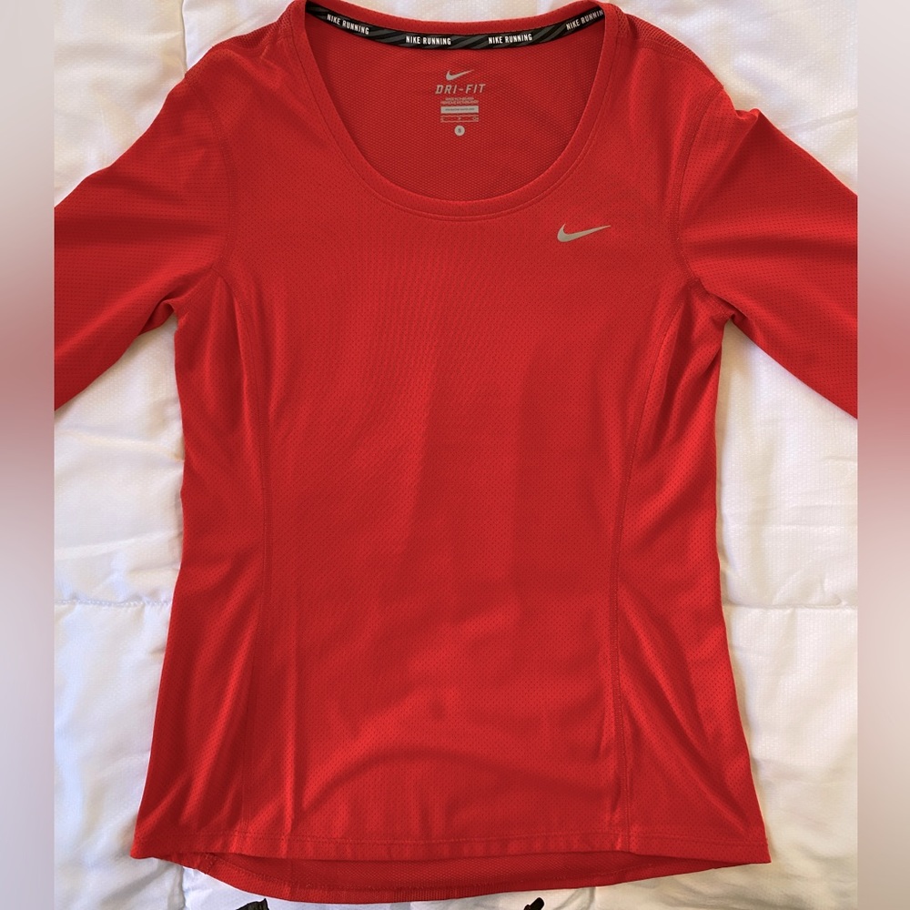 Nike Women’s Running Long Sleeve top, NWOT size S